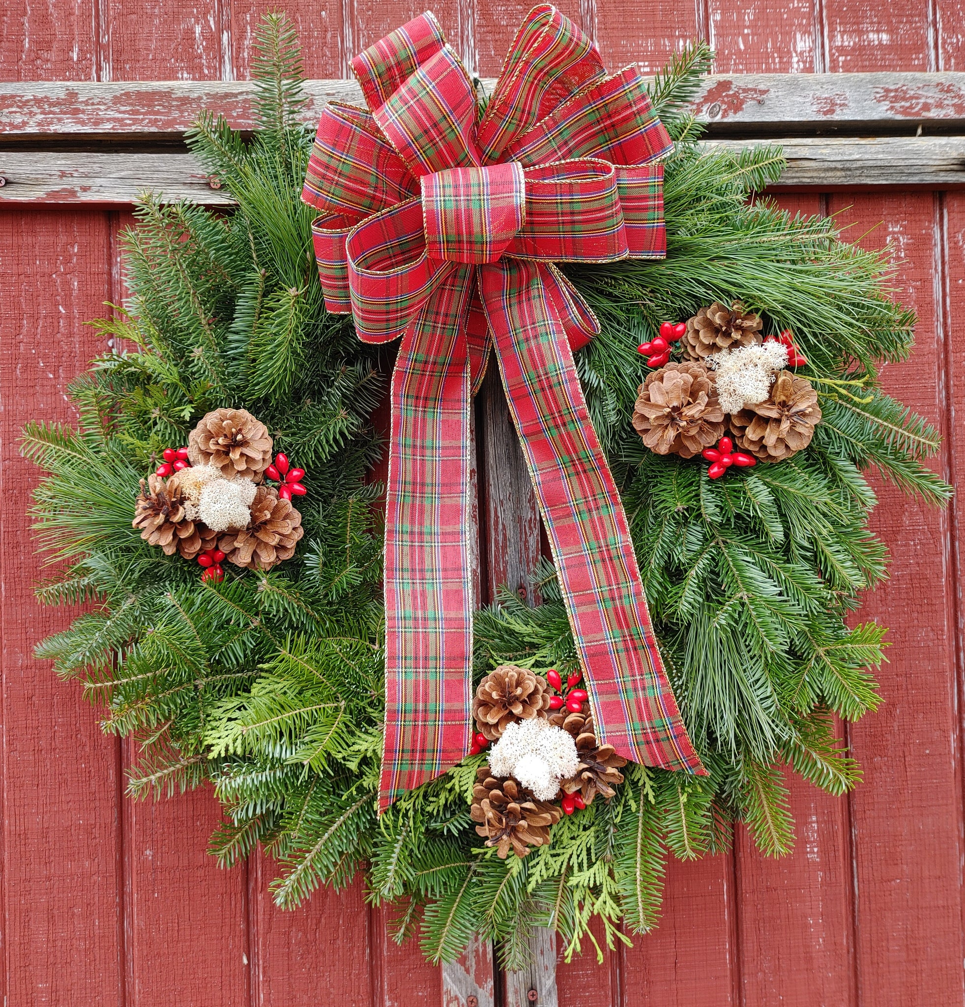 Country Maine Christmas Wreath – Pam's Maine Wreaths